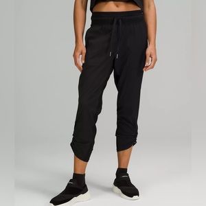 NWT Lululemon dance studio crop ll unlined